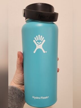 Hydro Flask Teal Insulated 32 oz Bottle with Black Flex Cap